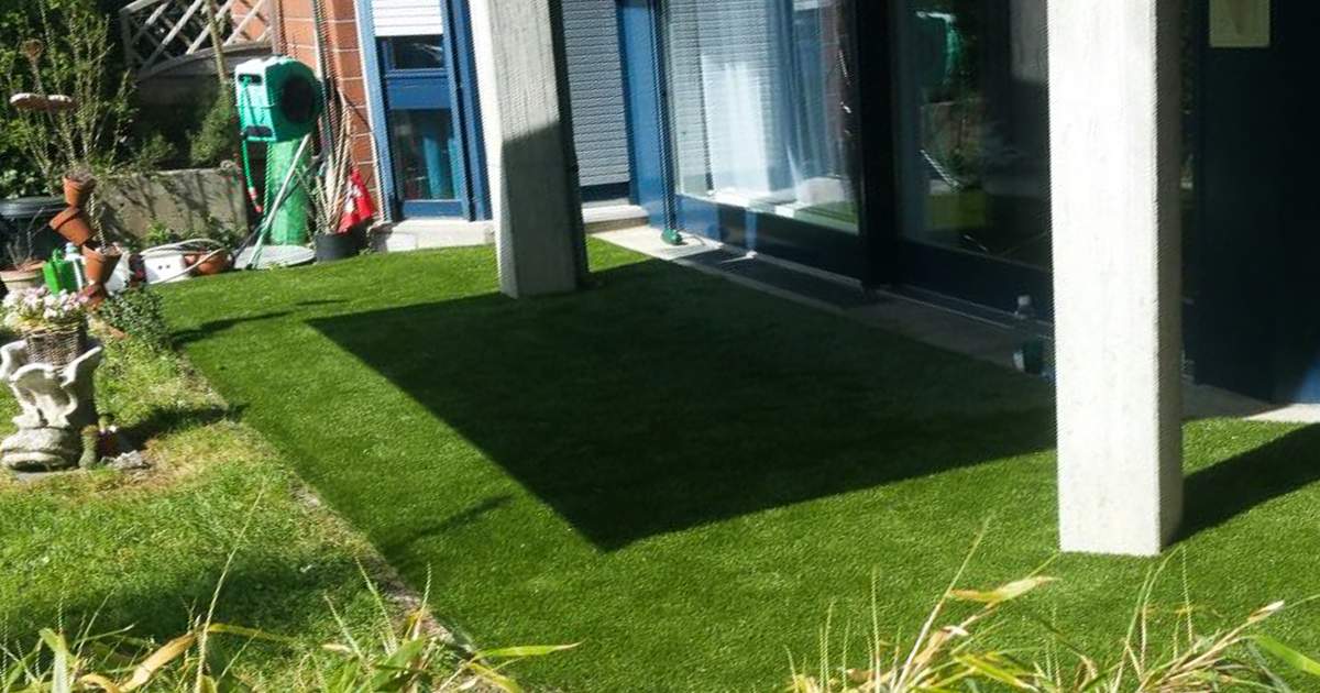 Immergrüner Sitzplatz für Gartenwohnung | Boden Direkt